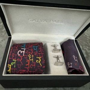 Tie and pocket square gift set